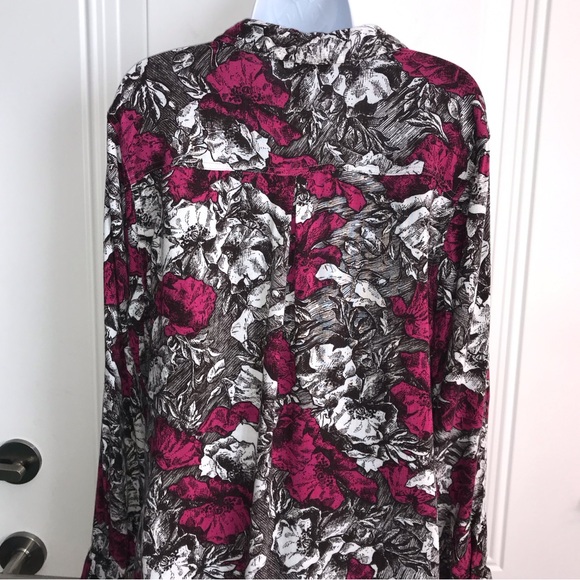 🔴 4/$15 Rock & Republic pink black white floral ls button up shirt sz M in EUC - Picture 11 of 15